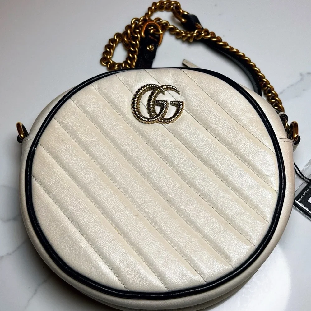 Gucci Ivory blue Circle Crossbody Bag with Gold Chain - Picture 2 of 14